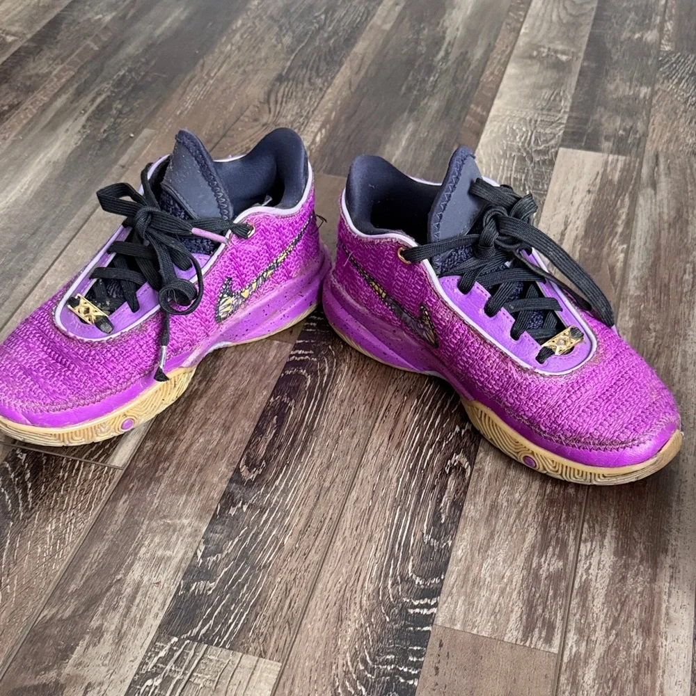 Nike LeBron‎ 20 GS 'Young Heirs - Picture 3 of 7